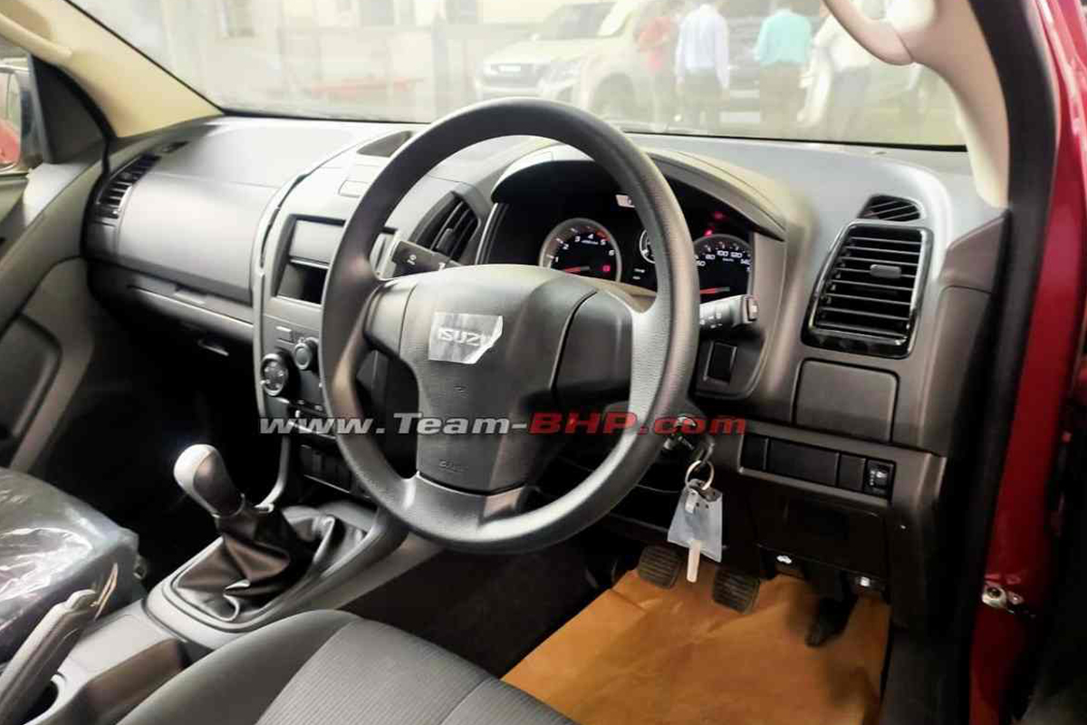 Isuzu D-Max Hi-Lander Spotted at Dealership; Launch Soon