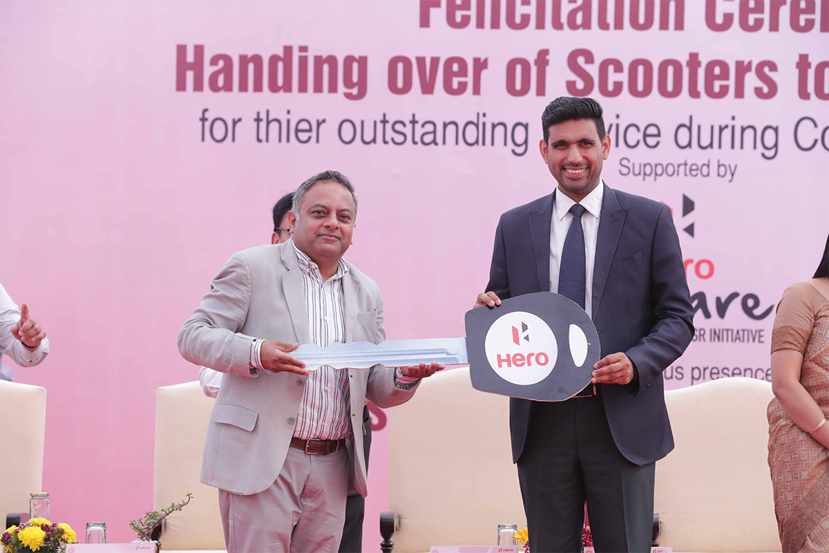 Hero MotoCorp Hands Over Pleasure Scooters to Asha Workers