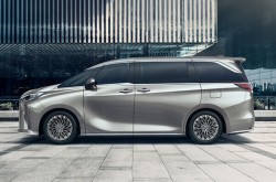 Lexus LM 350h Bookings Halted in India Due to High Demand Since Launch