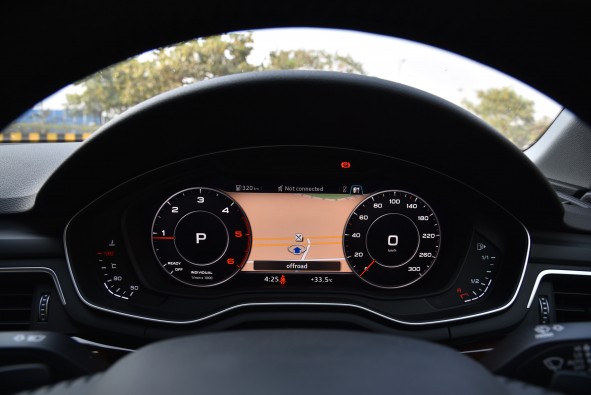 The all-digital Virtual Cockpit instrument cluster looks high-tech and can be customised in a host of ways.