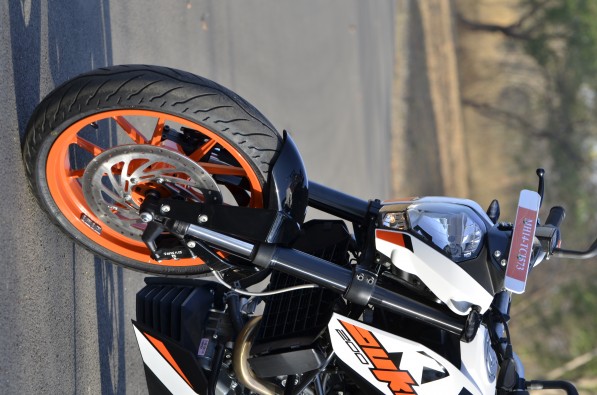 Upside down forks up front.