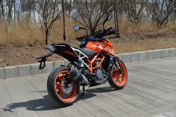 Side-slung exhaust canister new for BS-IV compliant Duke 390