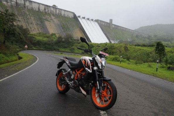 The design is minimalistic, and in a very aggressive way.