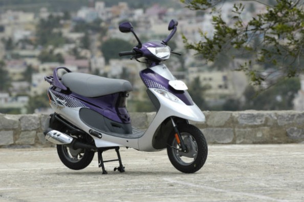 The scooter looks quite trendy even today.