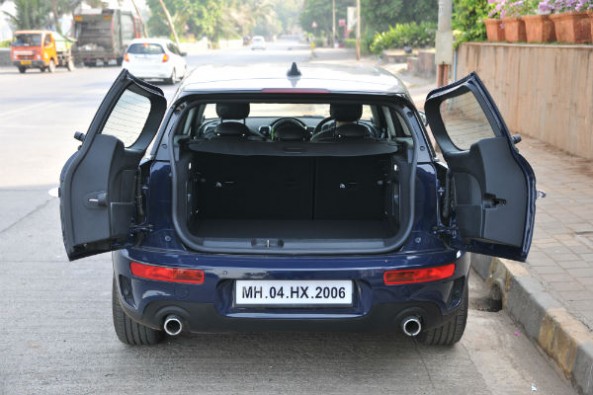 Barn-style boot door