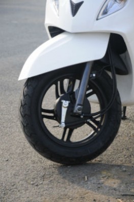 Front gets the optoin of a disc brake.