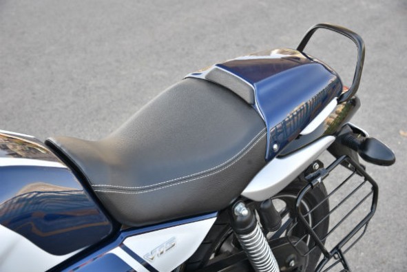 Bajaj V15 seat