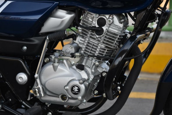 Bajaj V15 engine