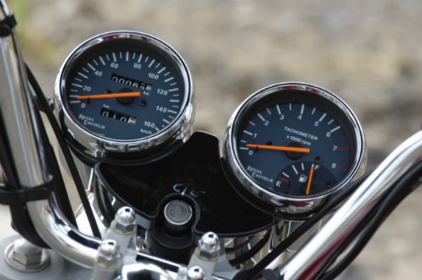 Twin-pod instrument cluster