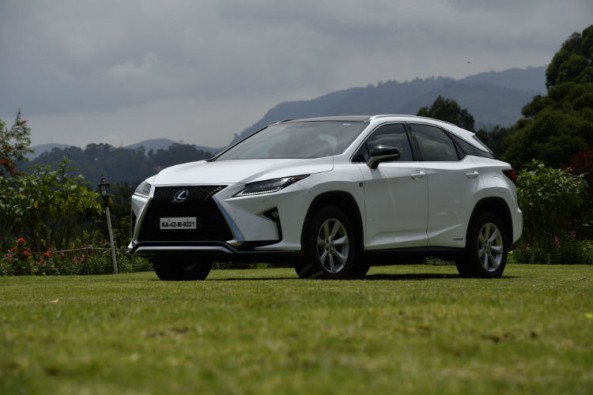Lexus RX450h front