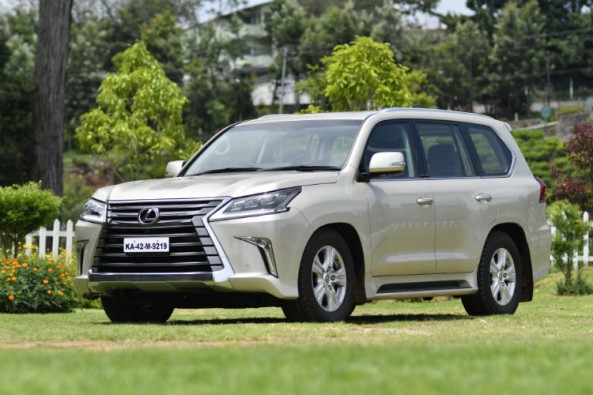 Lexus LX450d front static