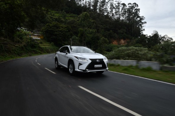 Lexus RX450h front tracking