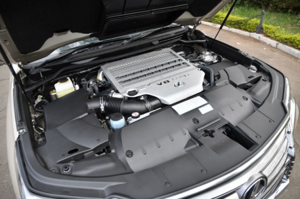Lexus LX450d engine