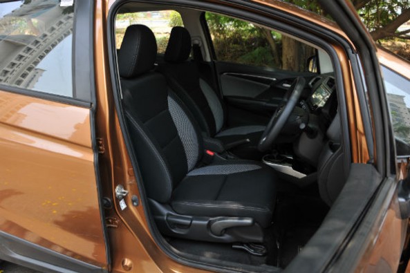 Honda WR-V front seats
