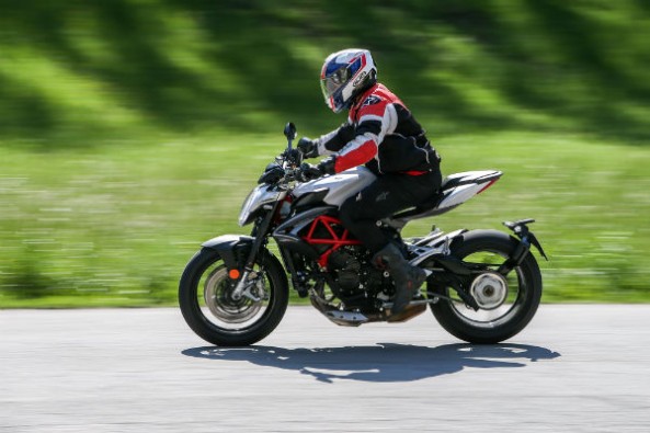 MV Agusta Brutale 800 2017 pan