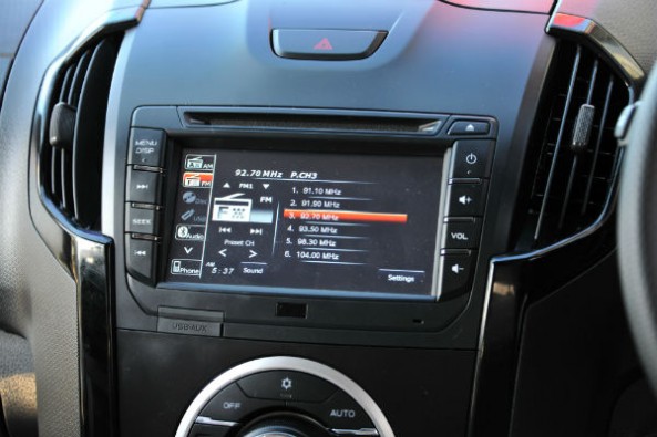 Isuzu MU-X touchscreen infotainment system