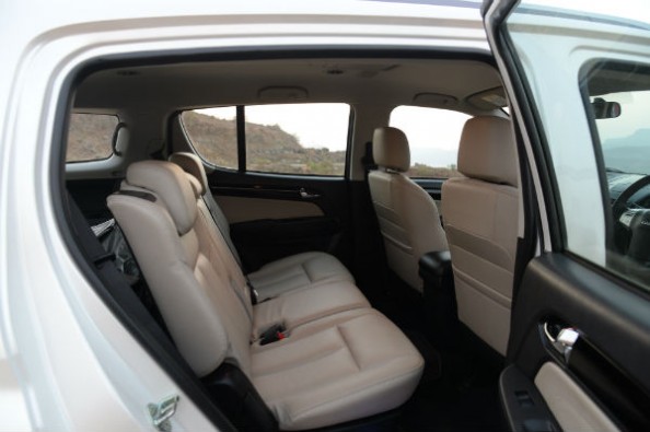 Isuzu MU-X rear seats