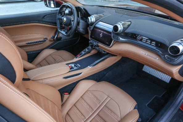 Ferrari GTC4Lusso T interior