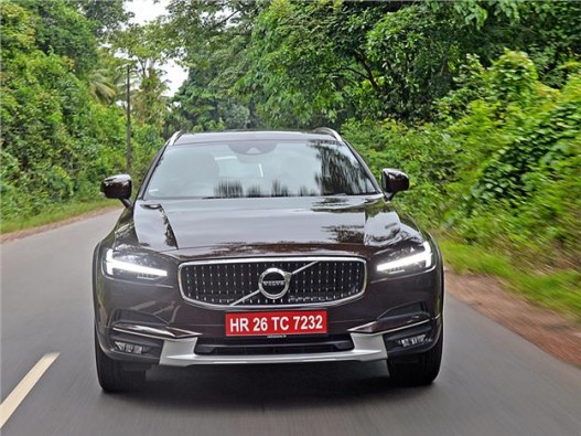 Volvo V90 Cross Country front