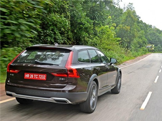 Volvo V90 Cross Country rear