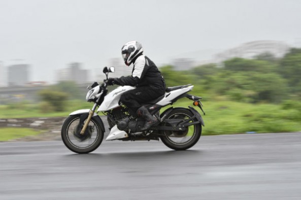 The RTR's motor is very responsive and has a pleasing exhaust note.