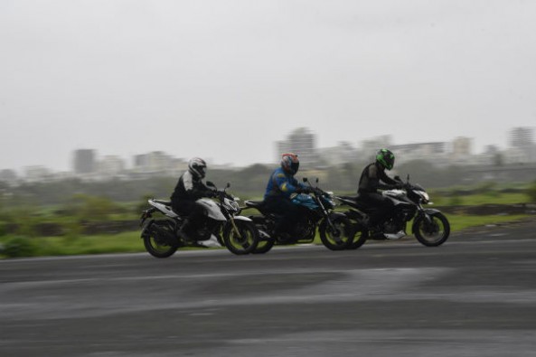 Pulsar NS200 vs RTR 200 vs FZ25