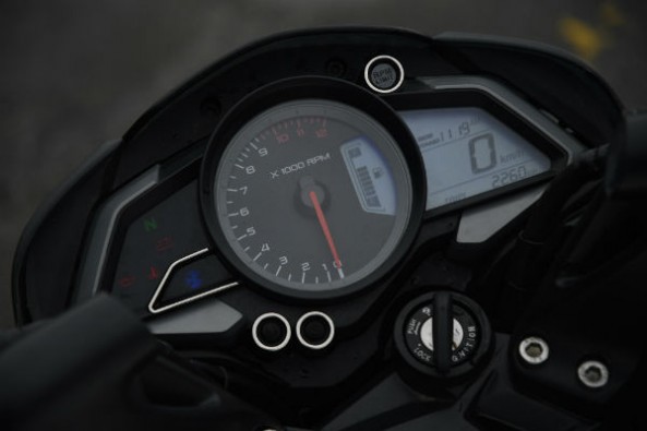 Part analog instrumentation looks smart. 