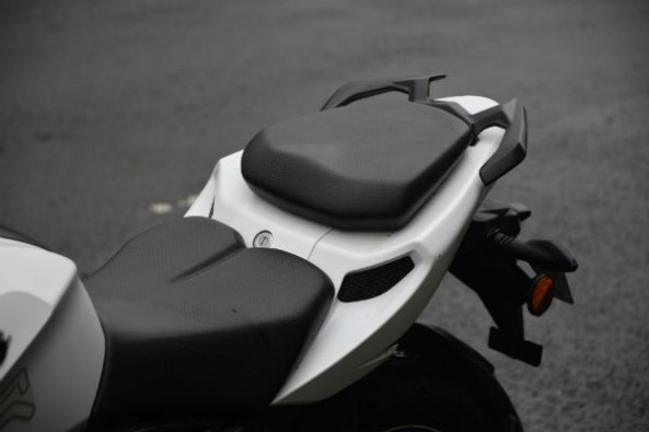 TVS Apache RTR 200 seat