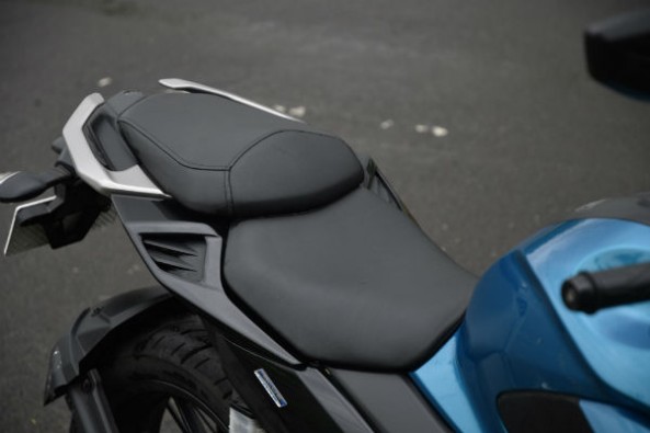  The FZ25 is best for city riding or over relaxed long distance riding.