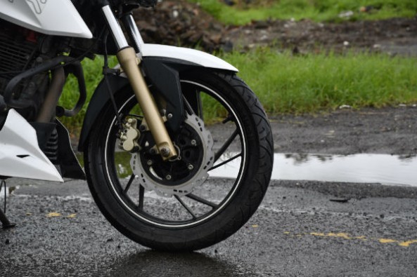 TVS Apache RTR 200 brakes