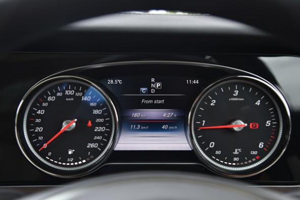 Sharp looking speedo in the E-Class.
