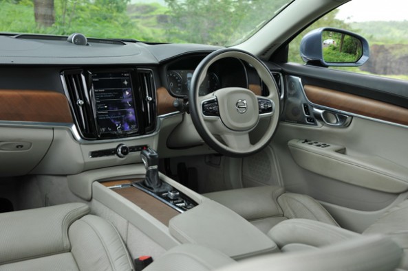 Refreshing cabin in the S90.