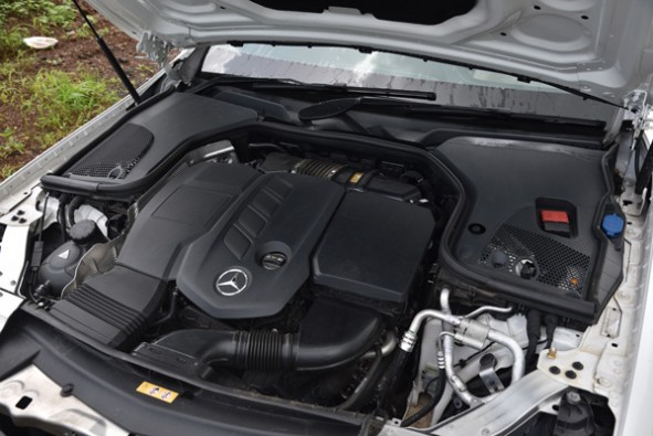 4-cyl, turbo-diesel making 194hp and 400Nm of torque.