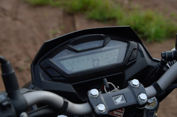 Simple but informative instrument cluster.