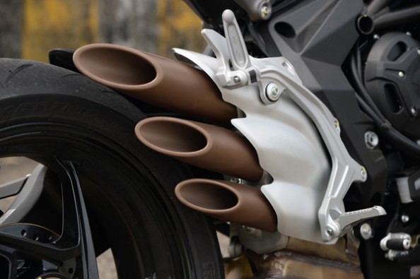 Stunning 3 tip exhaust.