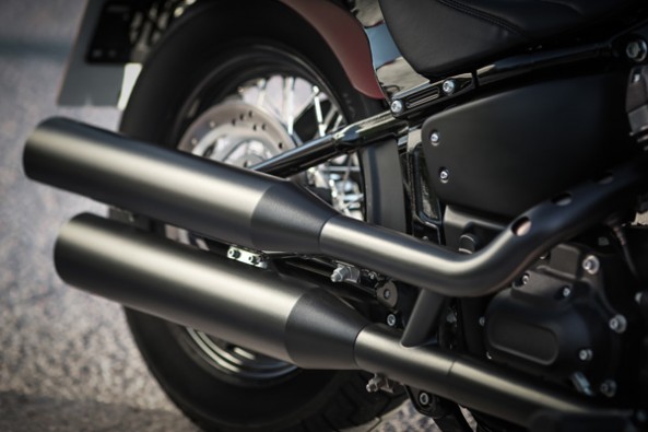 Twin pipe exhaust.