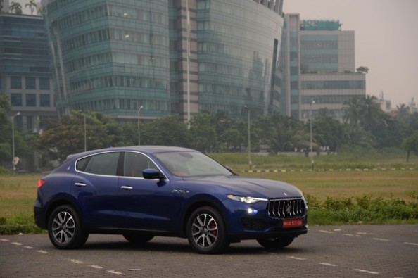  Maserati Levante front.