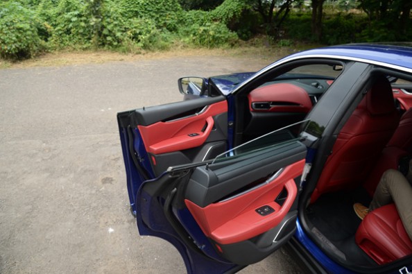 frameless doors look stunning.