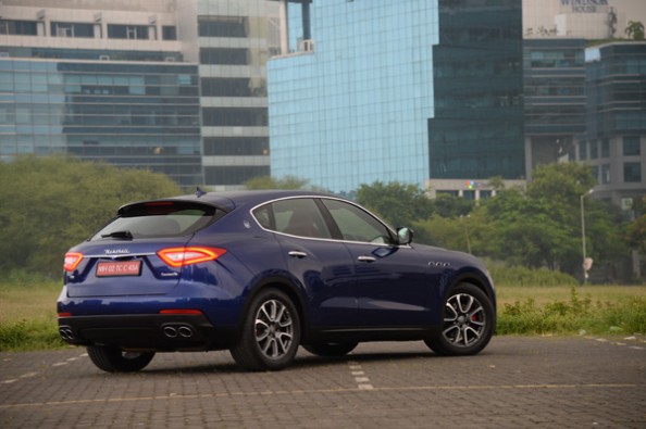  Maserati Levante rear.