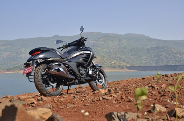 Suzuki Intruder 150 rear.