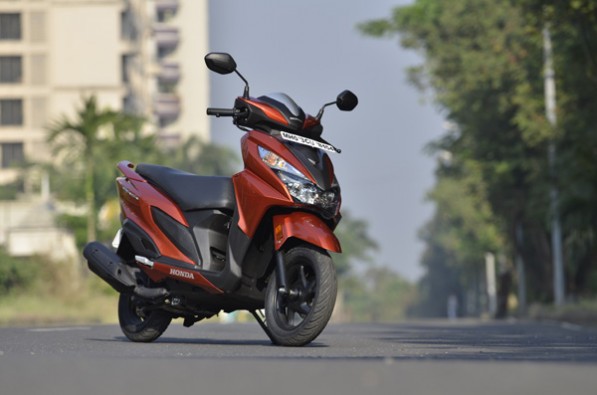 Honda Grazia 125 front.