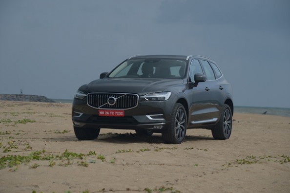 Volvo XC60 front.