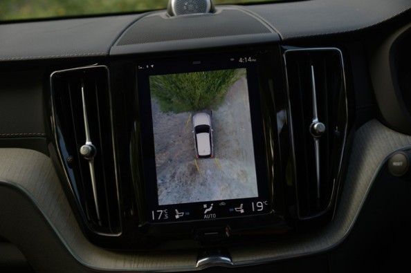 Large colour screen.