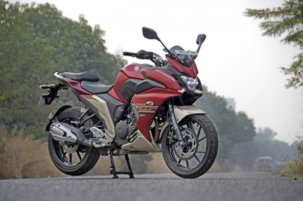 Front view of the Fazer 25.