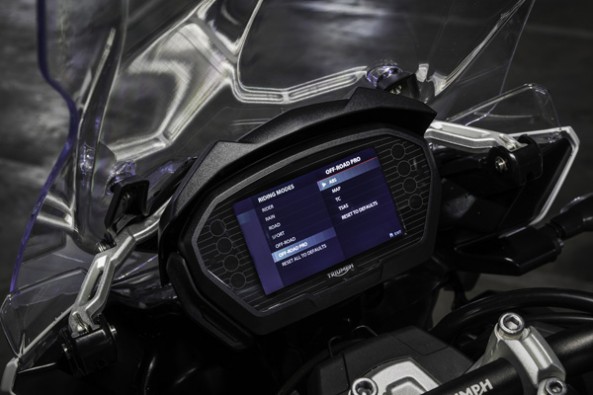 The new instrument cluster from the Street Triple.