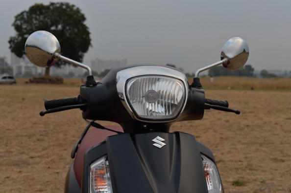 Retro styling on the Access 125 SE.