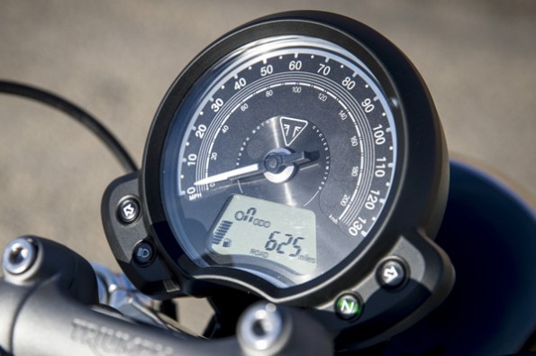 CLassic-loooking speedometer looks neat.