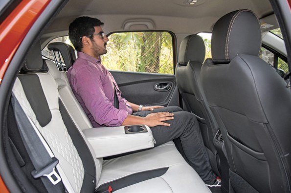 The white and grey colour scheme in the Captur.