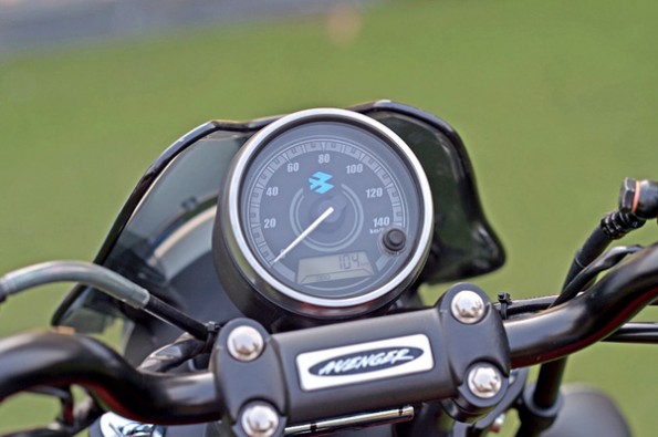 The 180 still uses a digi-analogue instrument cluster.