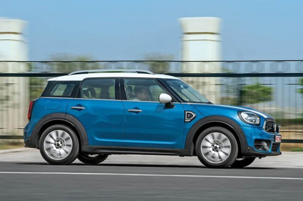 The 192hp engine manages to move the 1.5 tonne SUV quickly.